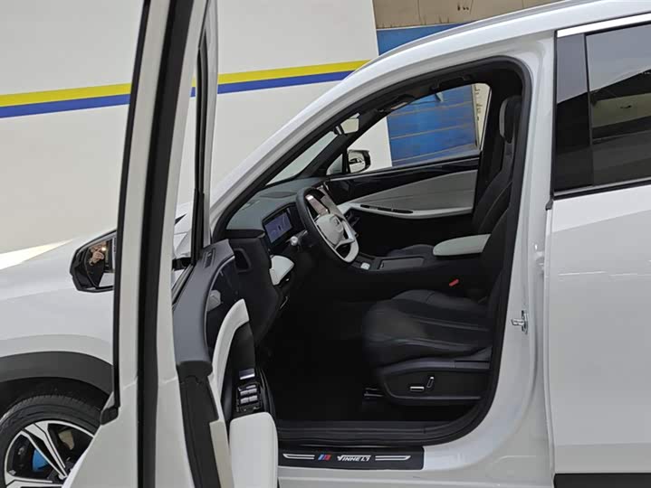 Фото 9 - Geely Galaxy L7