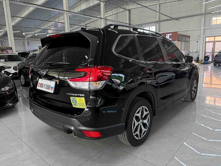 Фото 4 - Subaru Forester