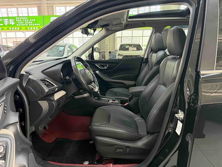 Фото 8 - Subaru Forester