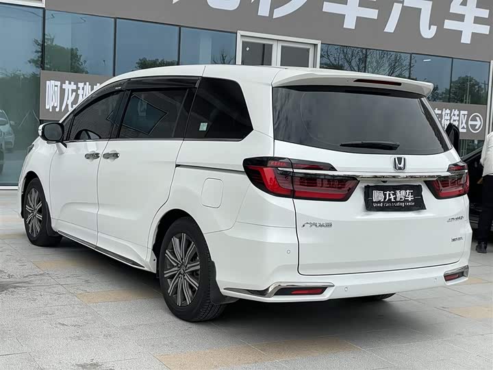 Фото 5 - Honda Odyssey