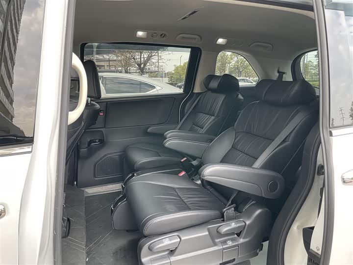 Фото 6 - Honda Odyssey