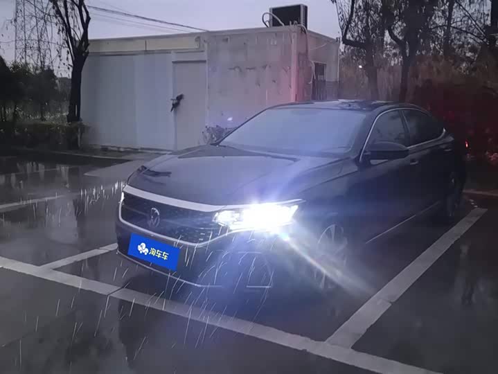 Фото 1 - Volkswagen Passat