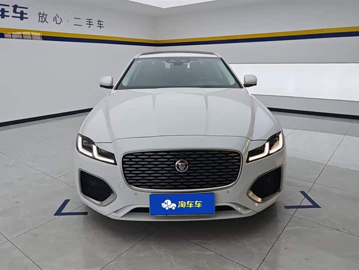 Фото 2 - Jaguar XF L