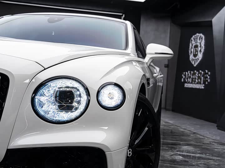 Фото 2 - Bentley Flying Spur