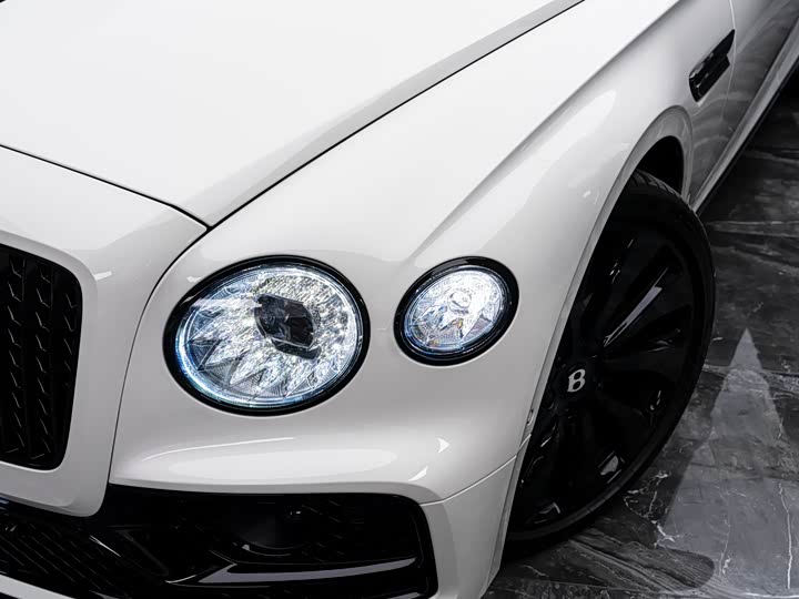 Фото 4 - Bentley Flying Spur