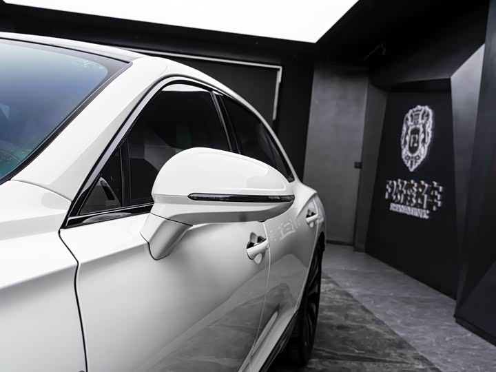 Фото 6 - Bentley Flying Spur