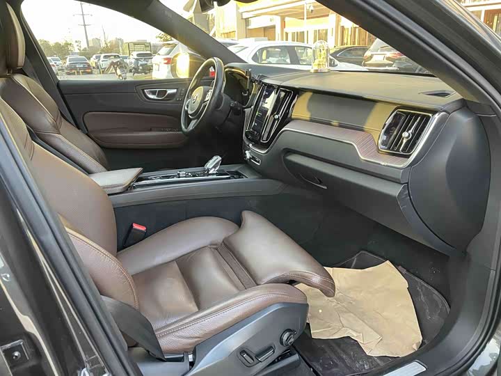 Фото 5 - Volvo XC60