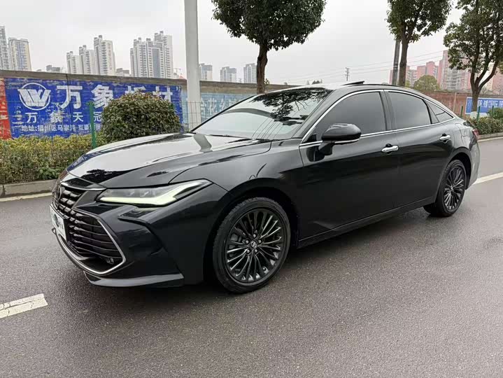 Фото 1 - Toyota Avalon