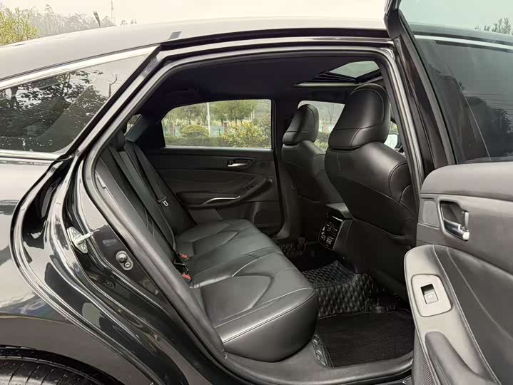 Фото 7 - Toyota Avalon