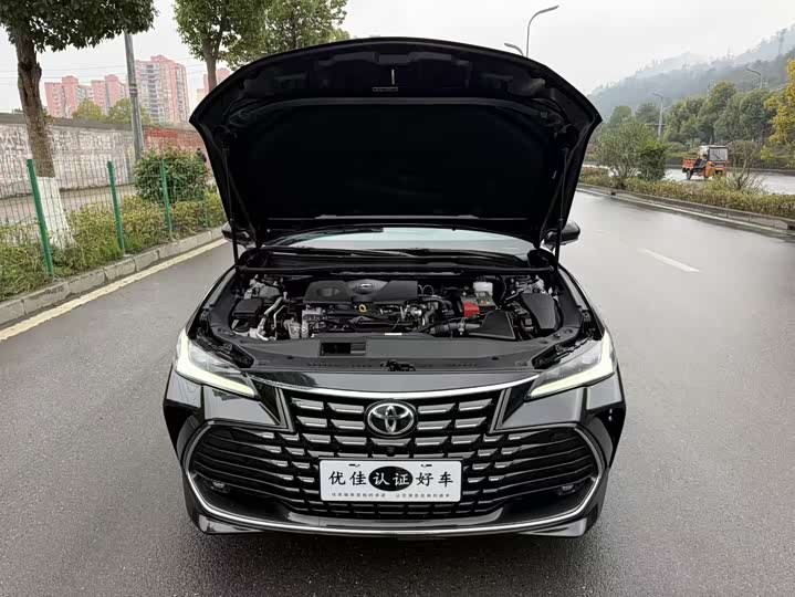 Фото 8 - Toyota Avalon