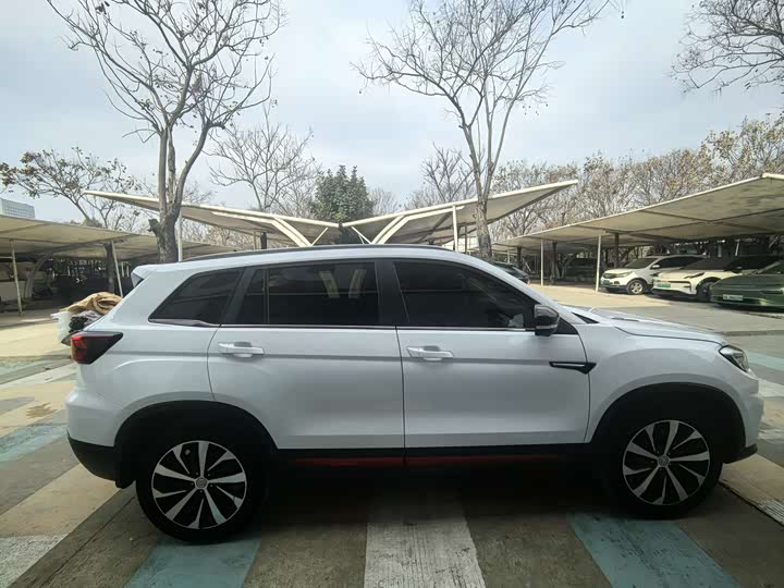 Фото 8 - Changan CS75