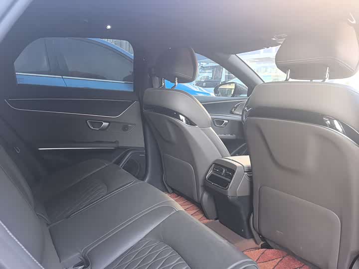 Фото 9 - BYD Han