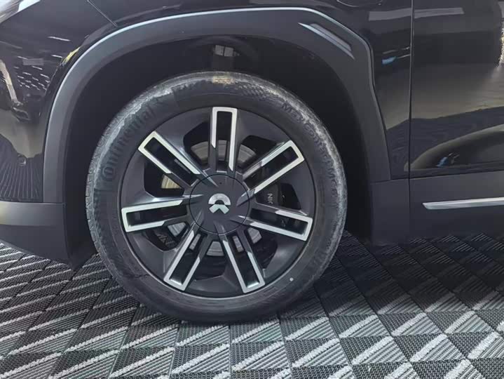 Фото 8 - Nio ES6