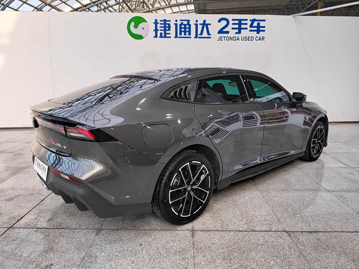 Фото 2 - Changan UNI-V Hybrid