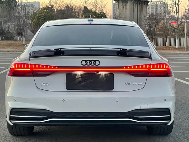 Фото 8 - Audi A7
