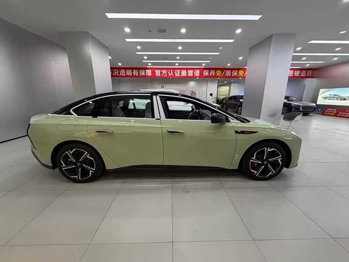 Фото 4 - Hongqi EH7