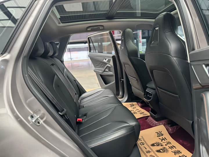 Фото 9 - Roewe RX5