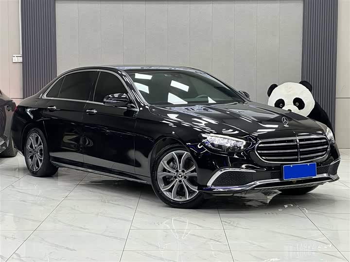 Photo 3 - Mercedes-Benz E-Class
