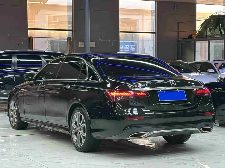 Photo 4 - Mercedes-Benz E-Class