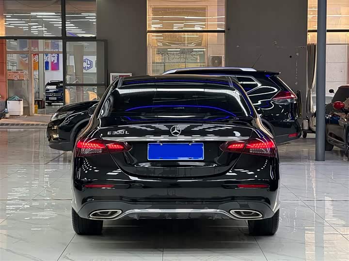 Photo 5 - Mercedes-Benz E-Class