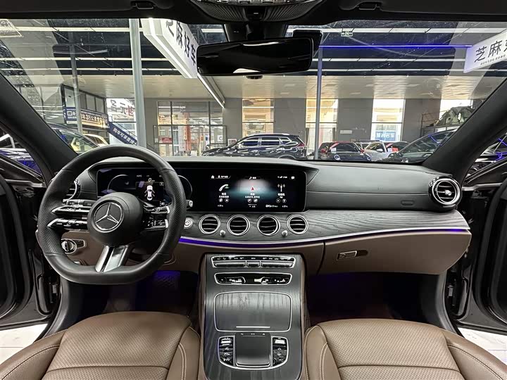 Photo 9 - Mercedes-Benz E-Class