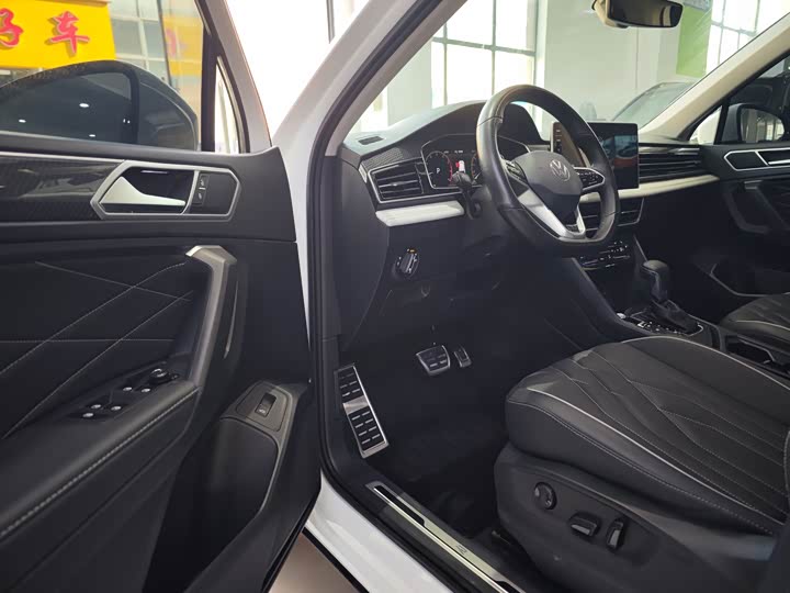 Фото 5 - Volkswagen Tiguan L Pro