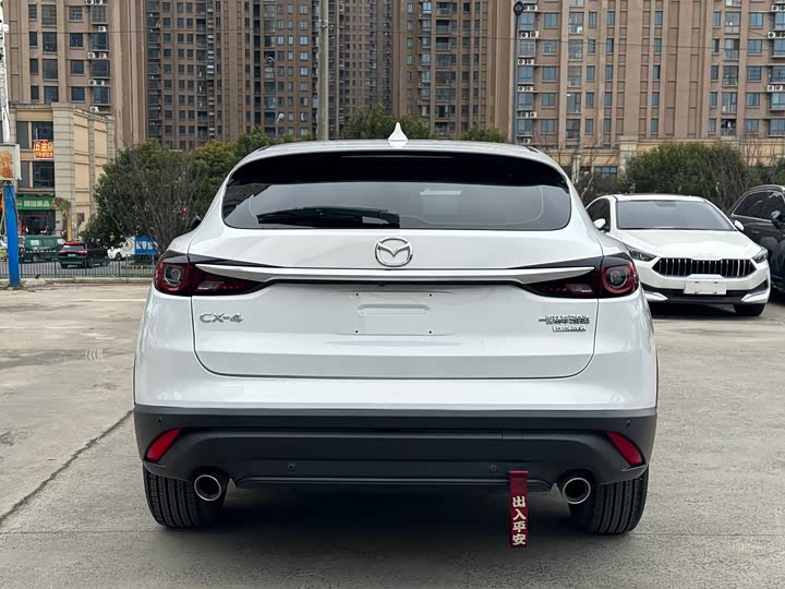 Фото 8 - Mazda CX-4