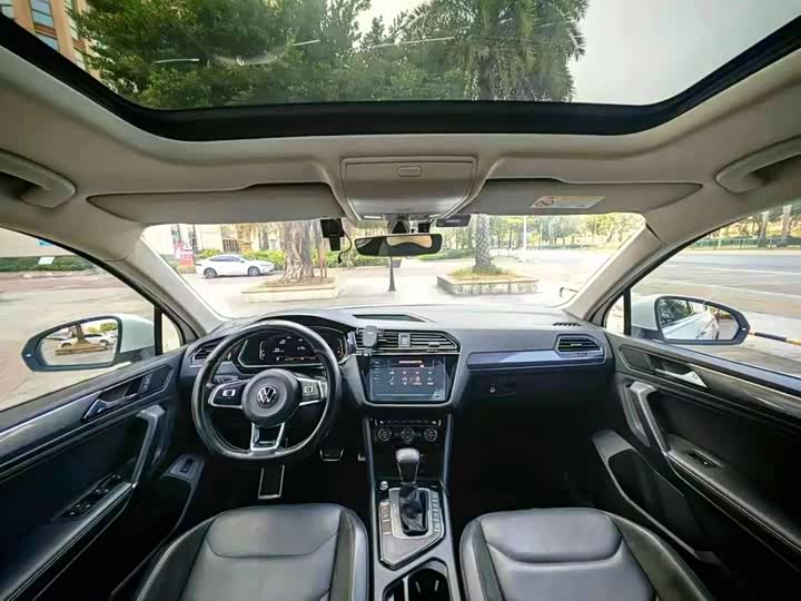 Фото 6 - Volkswagen Tiguan L Pro