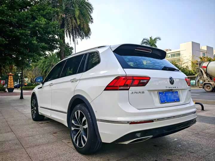 Фото 7 - Volkswagen Tiguan L Pro