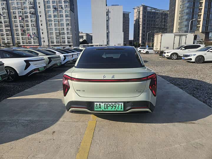 Photo 6 - Hongqi EH7