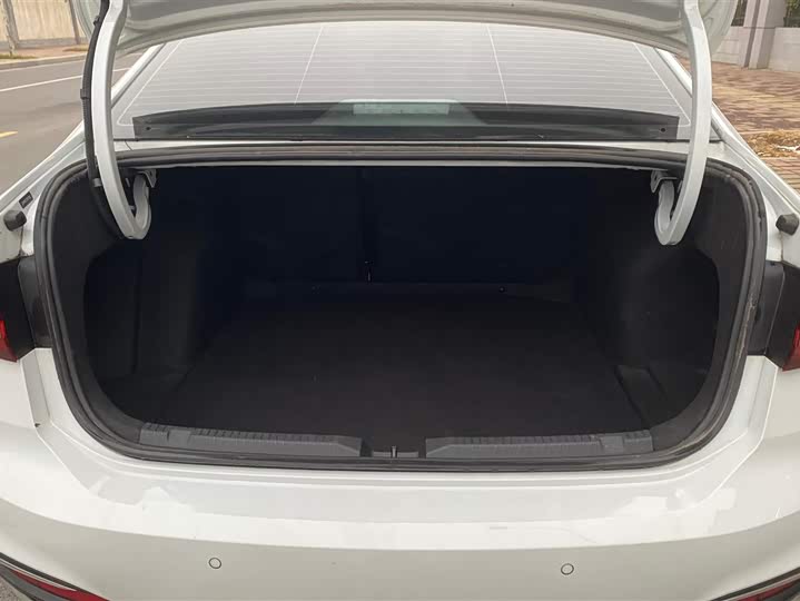 Фото 4 - Volkswagen Lavida