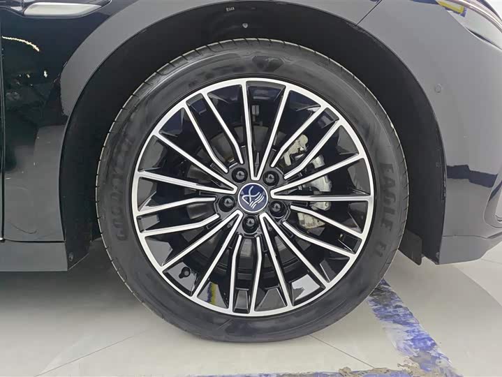 Фото 6 - BYD Han