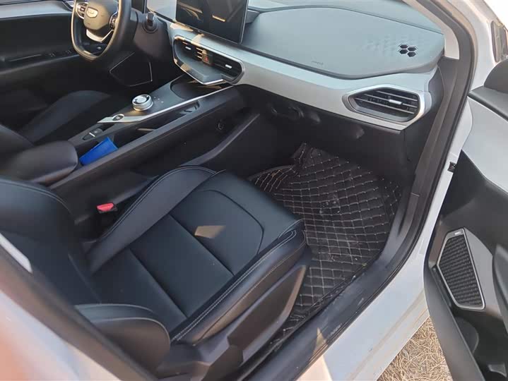 Фото 8 - Geely Geometry A