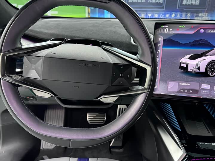 Фото 7 - HiPhi Z