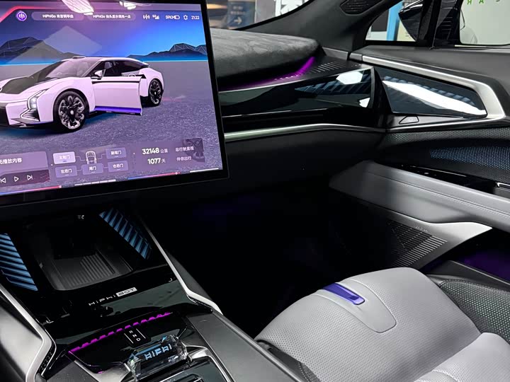 Фото 9 - HiPhi Z