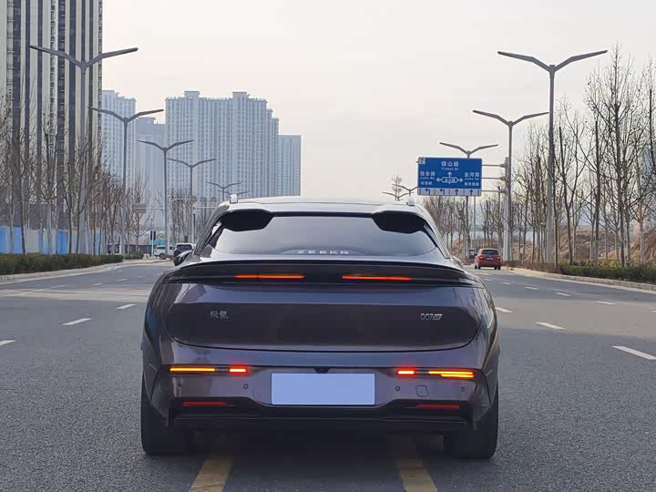 Фото 8 - Zeekr 007 GT