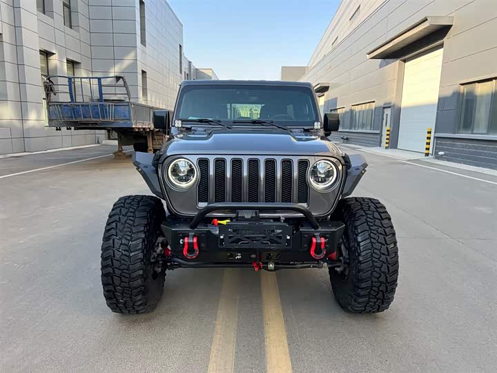 Фото 2 - Jeep Wrangler