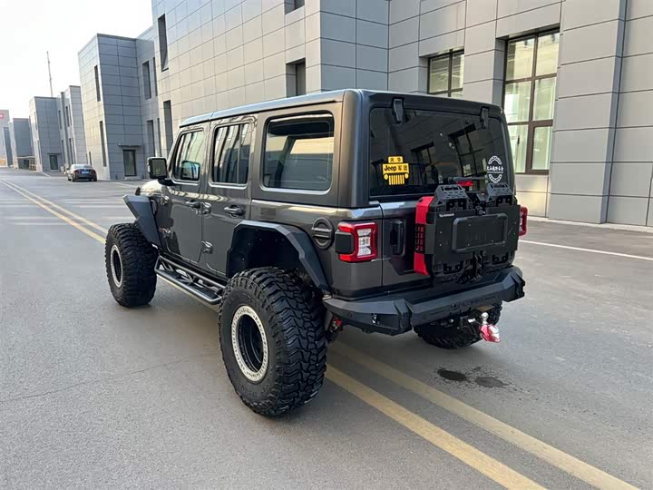 Фото 5 - Jeep Wrangler