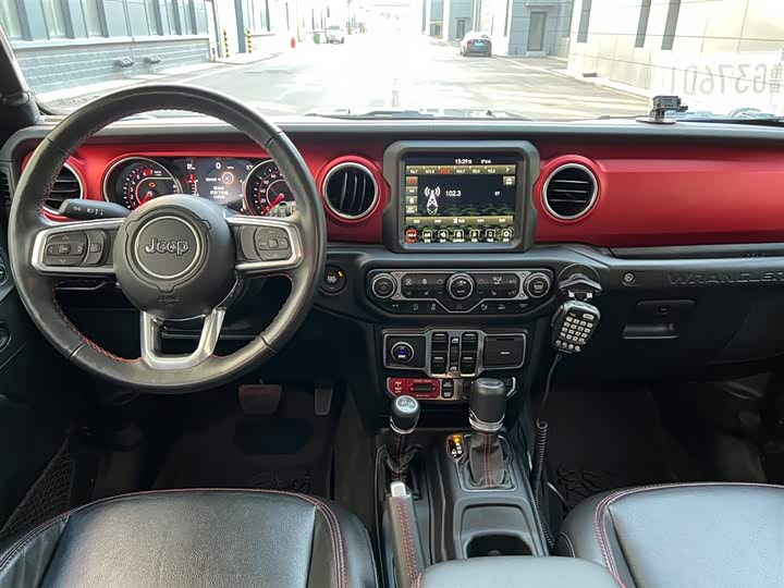 Фото 8 - Jeep Wrangler