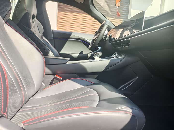 Фото 9 - MG Motor 7