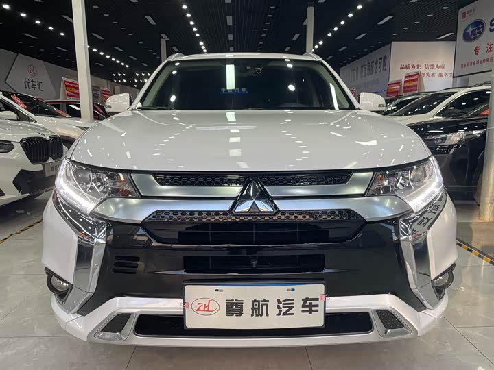 Фото 2 - Mitsubishi Outlander