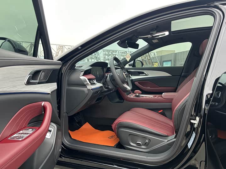 Фото 4 - Hongqi H5