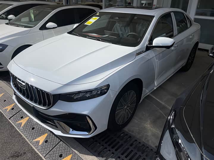 Фото 1 - Geely Preface