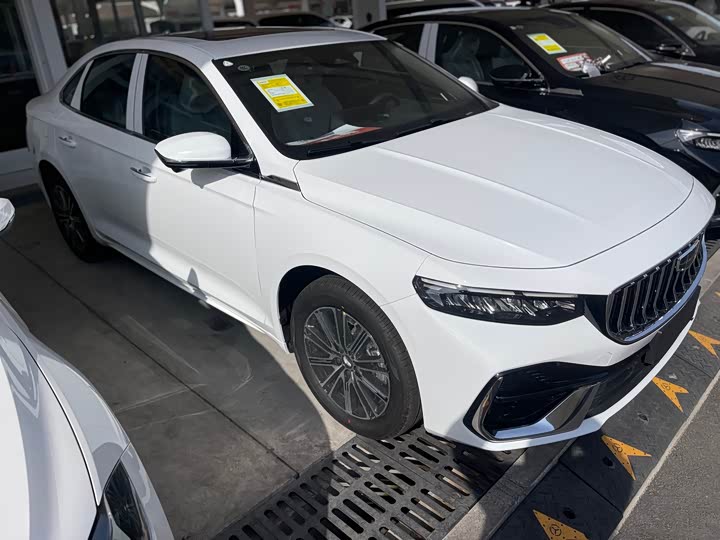 Фото 3 - Geely Preface