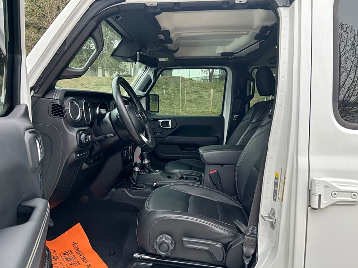 Фото 4 - Jeep Wrangler Hybrid