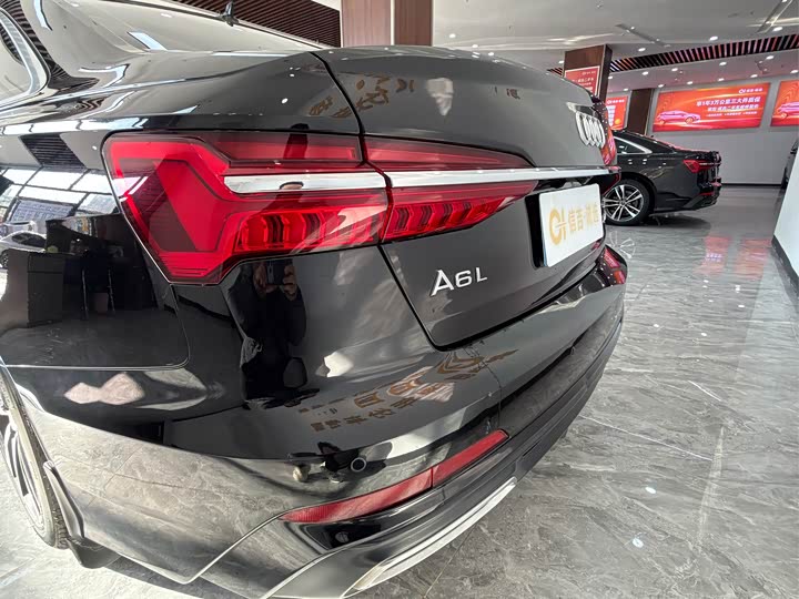 Фото 8 - Audi A6L