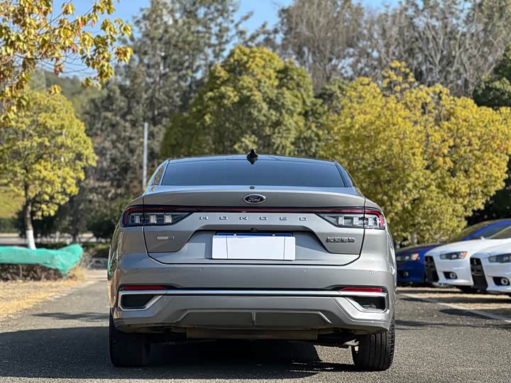 Фото 4 - Ford Mondeo