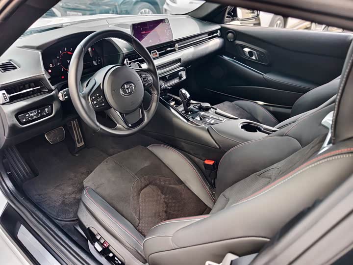 Фото 4 - Toyota Supra