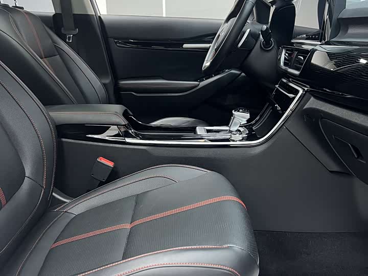 Фото 8 - Kia KX3