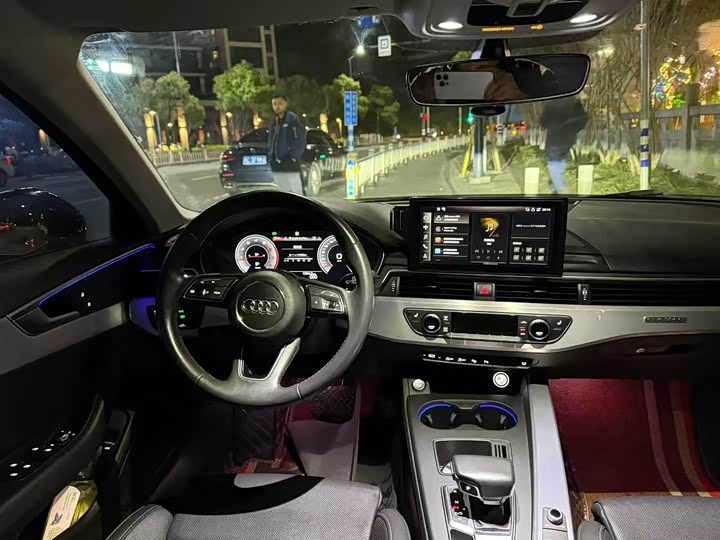 Фото 6 - Audi A4L